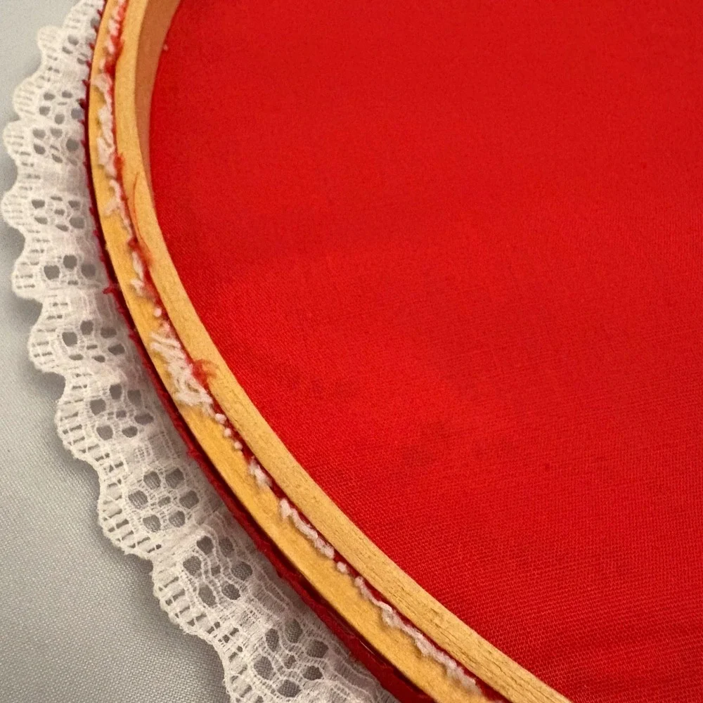 1980s Holiday Red White Lace Round‎ Doily Wooden 11